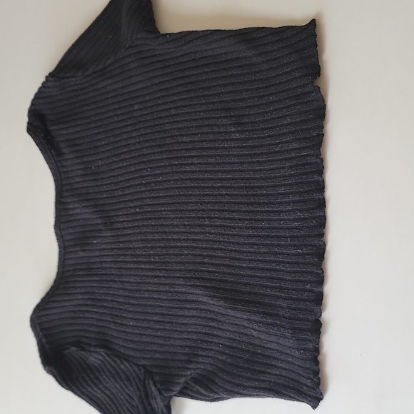 SHEIN Ribbed Knit Crop Top Short Sleeve  Lettuce Trim Black 11-12 Yr Old - Picture 2 of 10